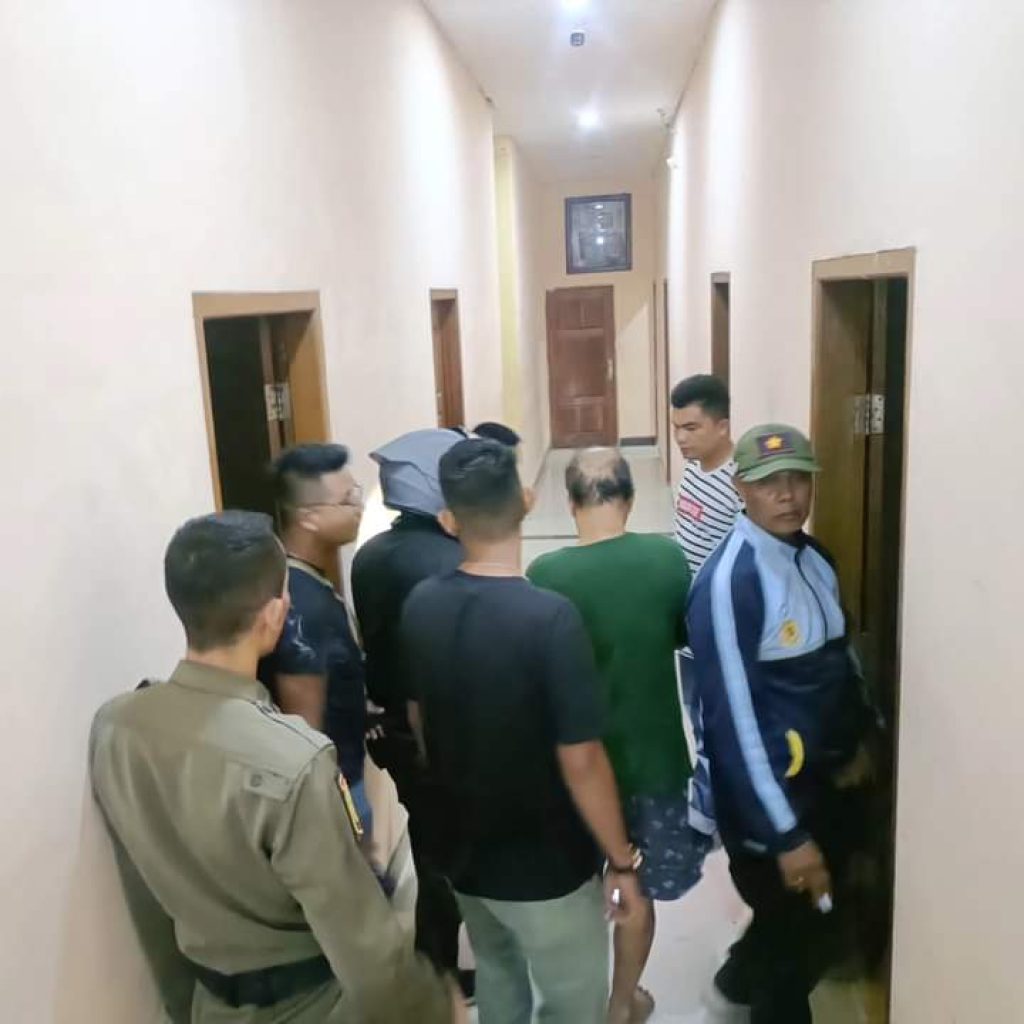 Satpol PP Kota Padang Amankan Tiga Pasangan Bukan Suami Istri di Pasir Jambak