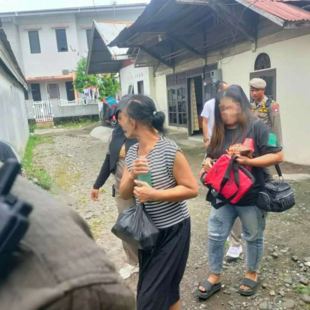Satpol PP Kota Padang Gerebek Panti Pijat, Amankan Dua Perempuan Diduga Terlibat Praktik Maksiat