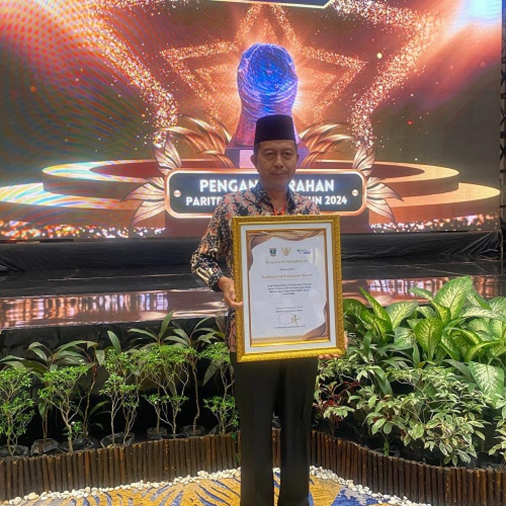 Berikan Jaminan Perlindungan Pekerja Melalui DBH Sawit, Pemkab Pasbar Terima Penghargaan Gubernur Sumatera Barat Tahun 2024