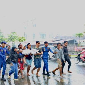 Bocah 6 Tahun Terseret Ombak di Pantai Padang Ditemukan Tak Bernyawa, Tim SAR Berhasil Lakukan Evakuasi