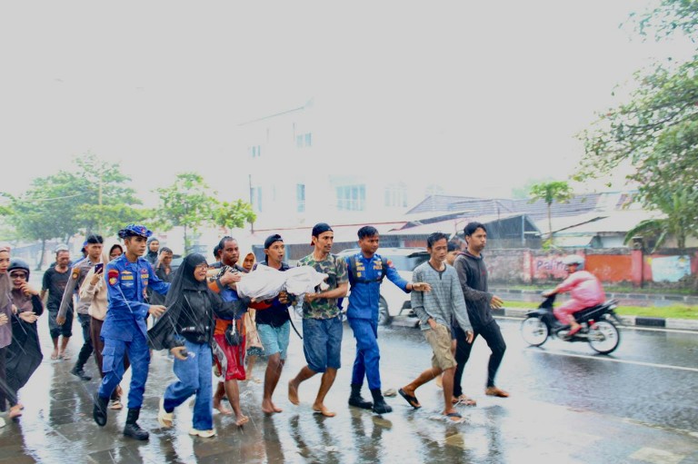 Bocah 6 Tahun Terseret Ombak di Pantai Padang Ditemukan Tak Bernyawa, Tim SAR Berhasil Lakukan Evakuasi
