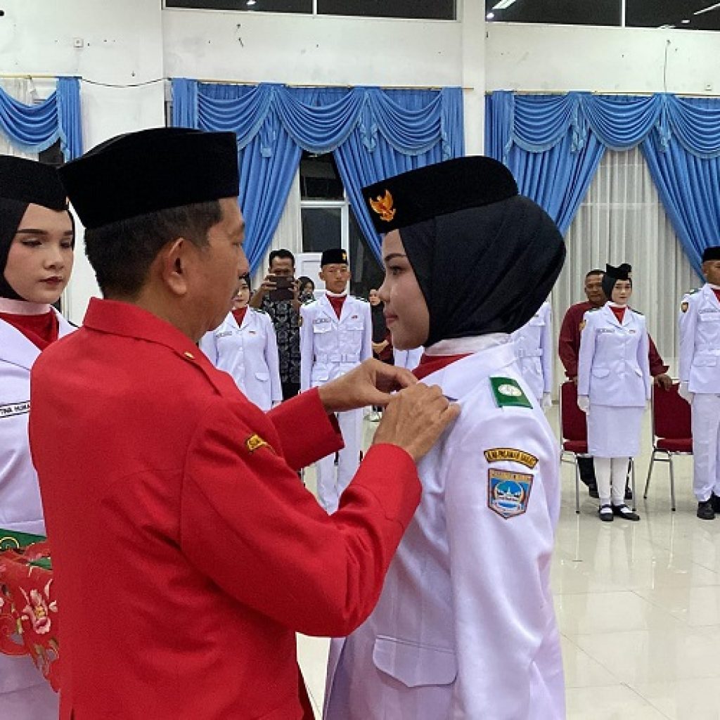 Wakil Bupati Risnawanto Resmi Kukuhkan 45 Paskibraka Pasaman Barat 2024
