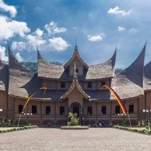 Asal Usul Nama Minangkabau: Menguak Sejarah dan Etimologi