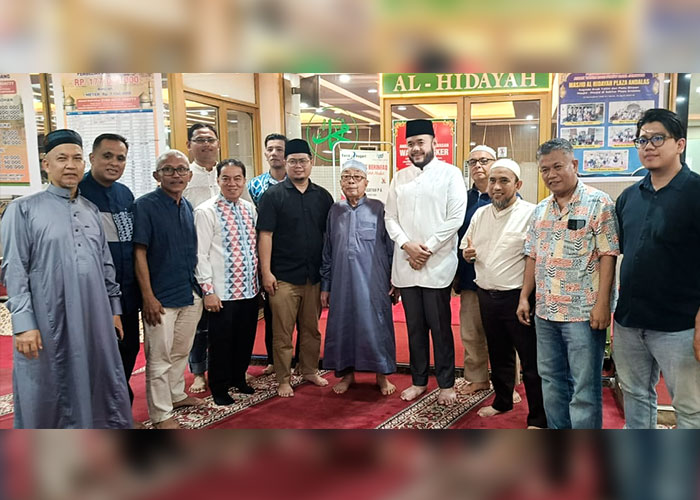 Kunjungan Fadly Amran ke Masjid Al Hidayah Plaza Andalas: Menjalin Silaturahmi dengan Tokoh Agama dan Masyarakat
