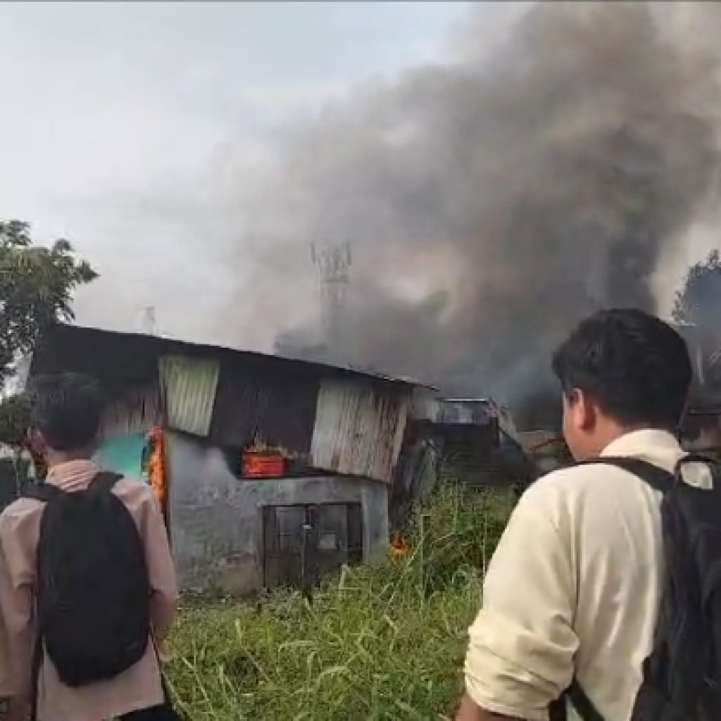 Tiga Rumah Hangus Terbakar di Padang Timur, Kerugian Capai Rp700 Juta