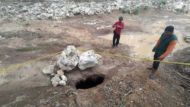 Lubang Misterius di Blitar Hisap Air Sungai hingga Kering, Warga Geger