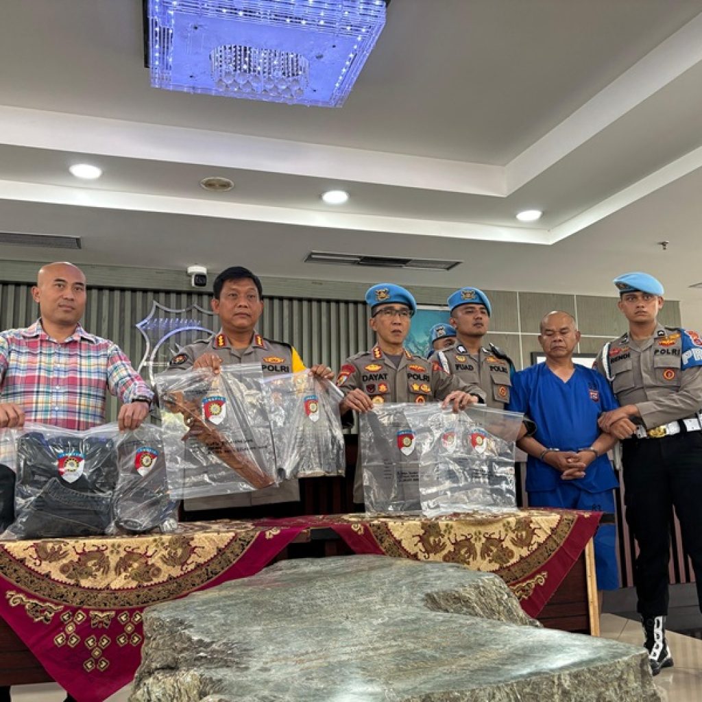 Polda Sumbar Gelar Konferensi Pers Terkait Kasus Penembakan Kasat Reskrim Polres Solsel