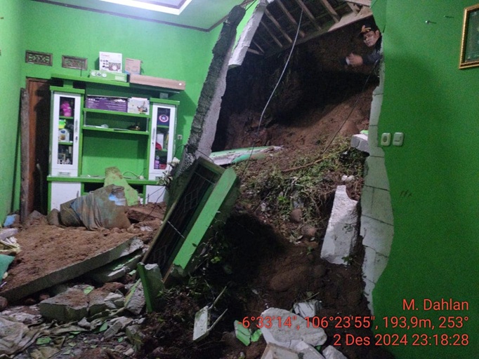 Banjir Melanda Kabupaten Lebak Ribuan Rumah Terendam dan Dampak Tanah Longsor