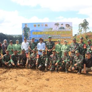 Danrem 032/Wirabraja Bersama Dandim 0305 Pasaman dan Pemkab Pasaman Barat Resmikan Lahan Padi Gogo di Aek Nabirong