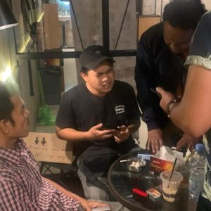 Dua Warga Kuansing Ditangkap saat Bermain Judi Online di Kafe Padang Panjang