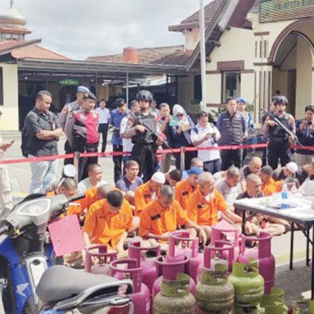 Polisi Gerebek Pengoplosan Gas Elpiji di Bukittinggi, Pelaku Raup Keuntungan Besar