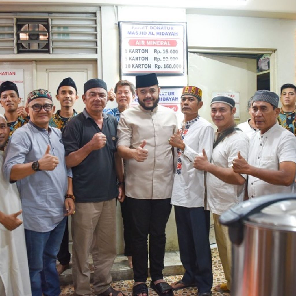 Wali Kota Fadly Amran Pimpin Safari Ramadhan Perdana di Masjid Al-Hidayah Plaza Andalas