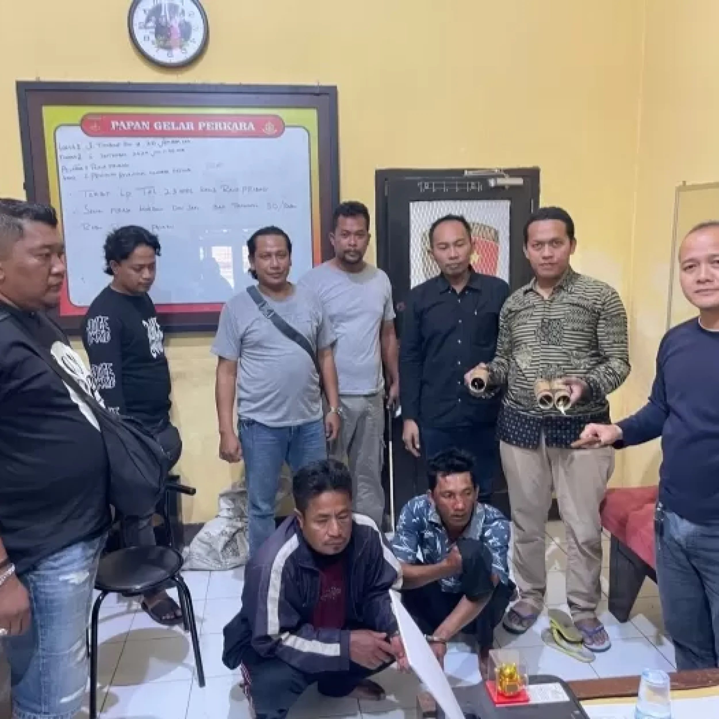 Dua Pria Ditangkap usai Curi Burung Rp15 Juta