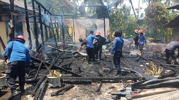 Dua Titik Kebakaran di Solok Ludeskan Empat Rumah Warga, Kerugian Capai Ratusan Juta