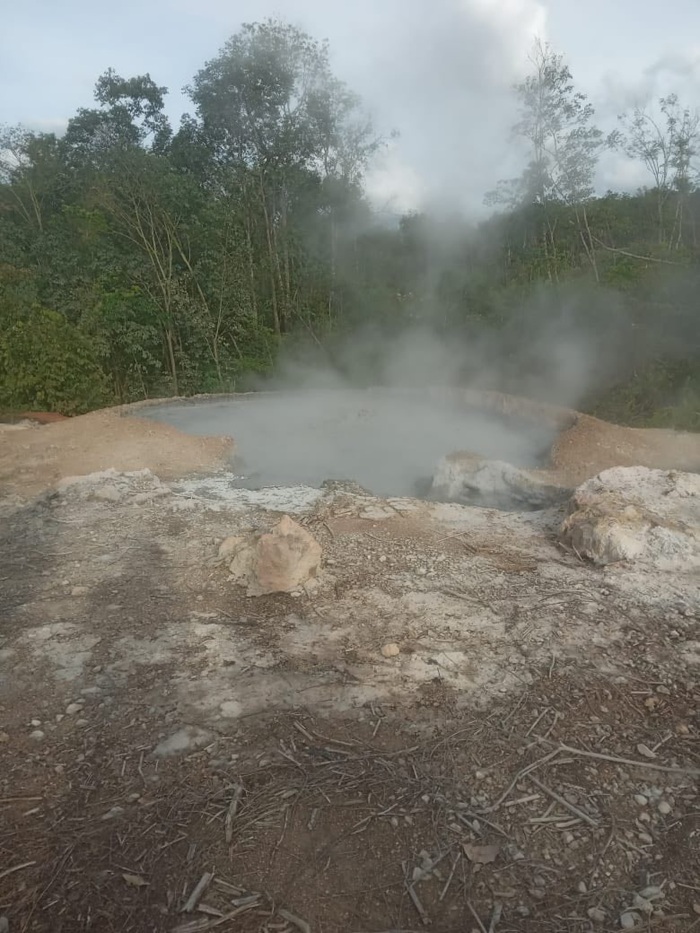 Fenomena Lumpur Panas Rusak Kebun Warga di Mandailing Natal