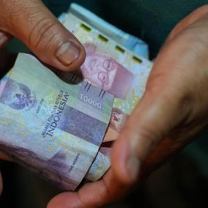 Gaji Ketua RT di Jakarta vs Daerah Lain: Mana yang Tertinggi?