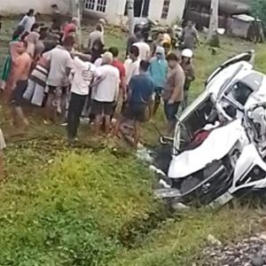 Insiden Tabrakan Kereta dan Mobil di Padang Pariaman: Dua Penumpang Terluka Serius