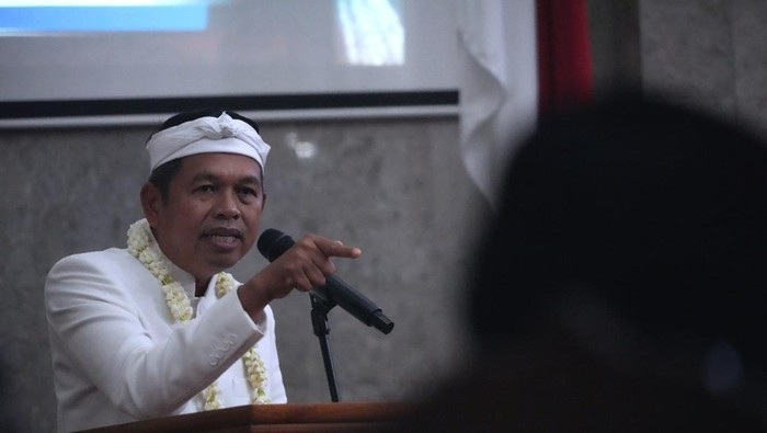 Kritik Tajam DPR terhadap Wacana Barak TNI untuk Siswa Bermasalah