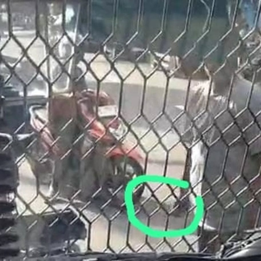 PKL Hadang Mobil Satpol PP di Padang, Penertiban Tetap Dilakukan Secara Humanis