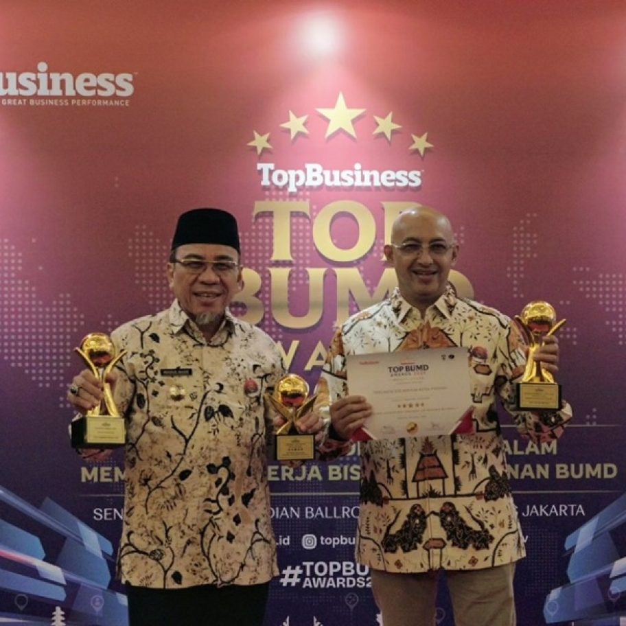 Padang Raih 3 Penghargaan Bergengsi di Ajang Top BUMD Awards 2025