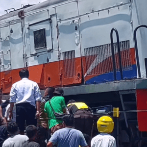 Pemotor Terseret Kereta di Pariaman Saat Menuju Masjid, Alami Luka Serius