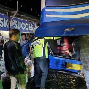 Polres Sijunjung Tanggap Darurat Laporan 110, Tangani Bus Mogok dan Cegah Kemacetan