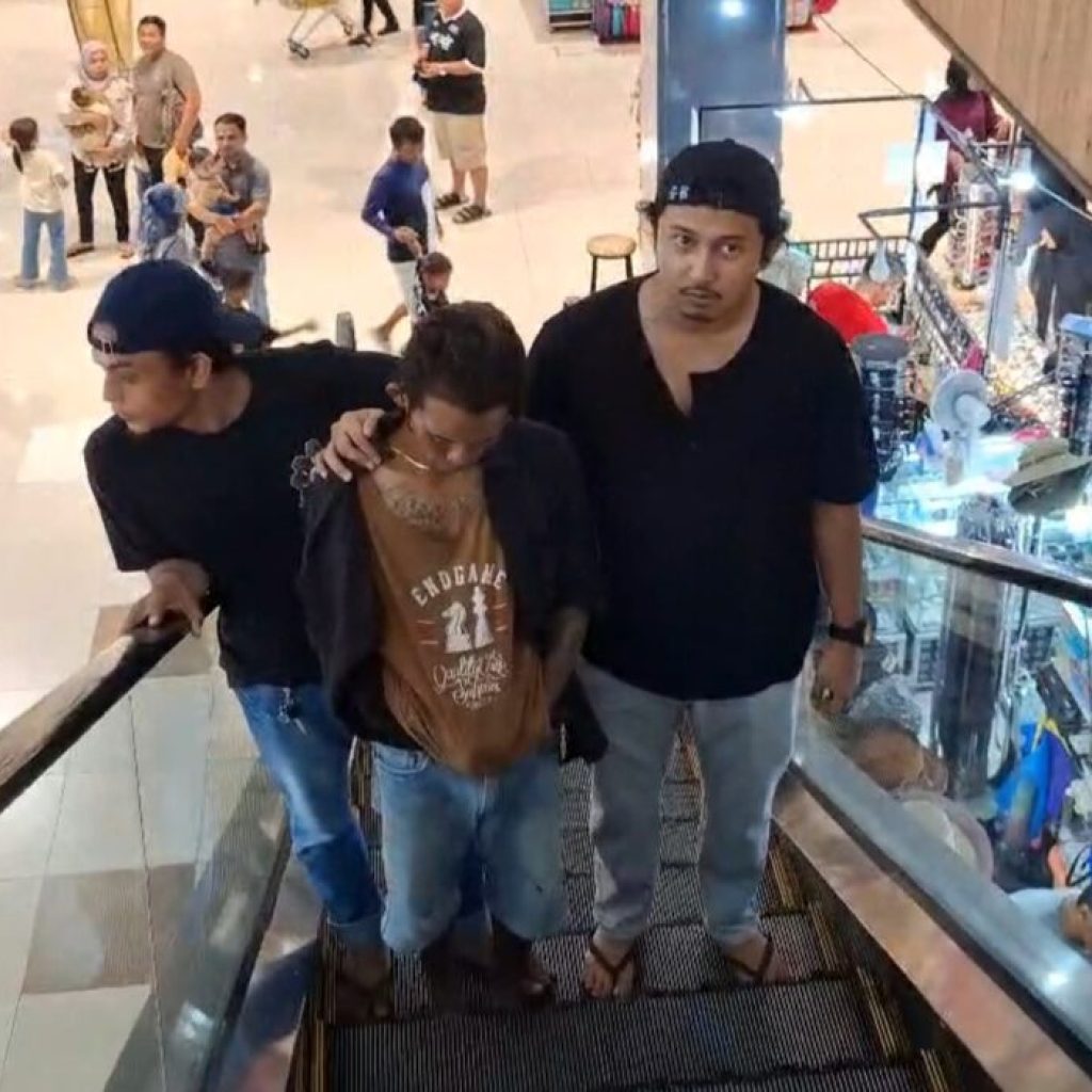 Pria Diamankan Polisi Usai Diduga Curi Tas Pengunjung di Plaza Andalas Padang