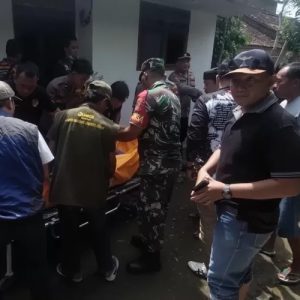 Pria Jember Diduga Bunuh Diri Pakai Pisau di Rumah Nenek