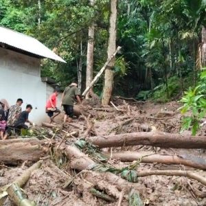 Puluhan Rumah Rusak Akibat Longsor dan Banjir di Nagari Sungai Lasi, Solok
