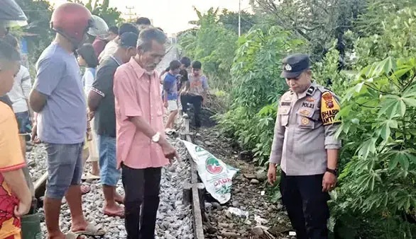 Siswa SD Tewas Tabrak Kereta Api Usai Ujian Salat Jenazah
