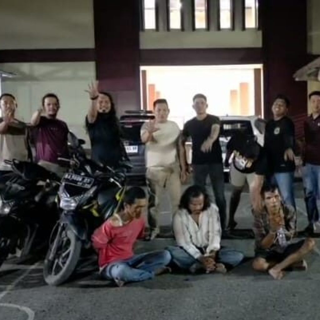 Terekam CCTV Curi Motor di Masjid, Dua Warga Solok Diciduk Polisi