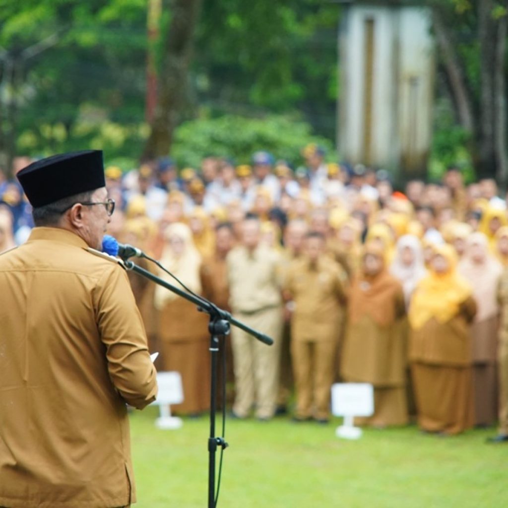 Usai Libur Lebaran, Bupati Eka Putra Ajak ASN Tanah Datar Tingkatkan Gotong Royong dan Etos Kerja