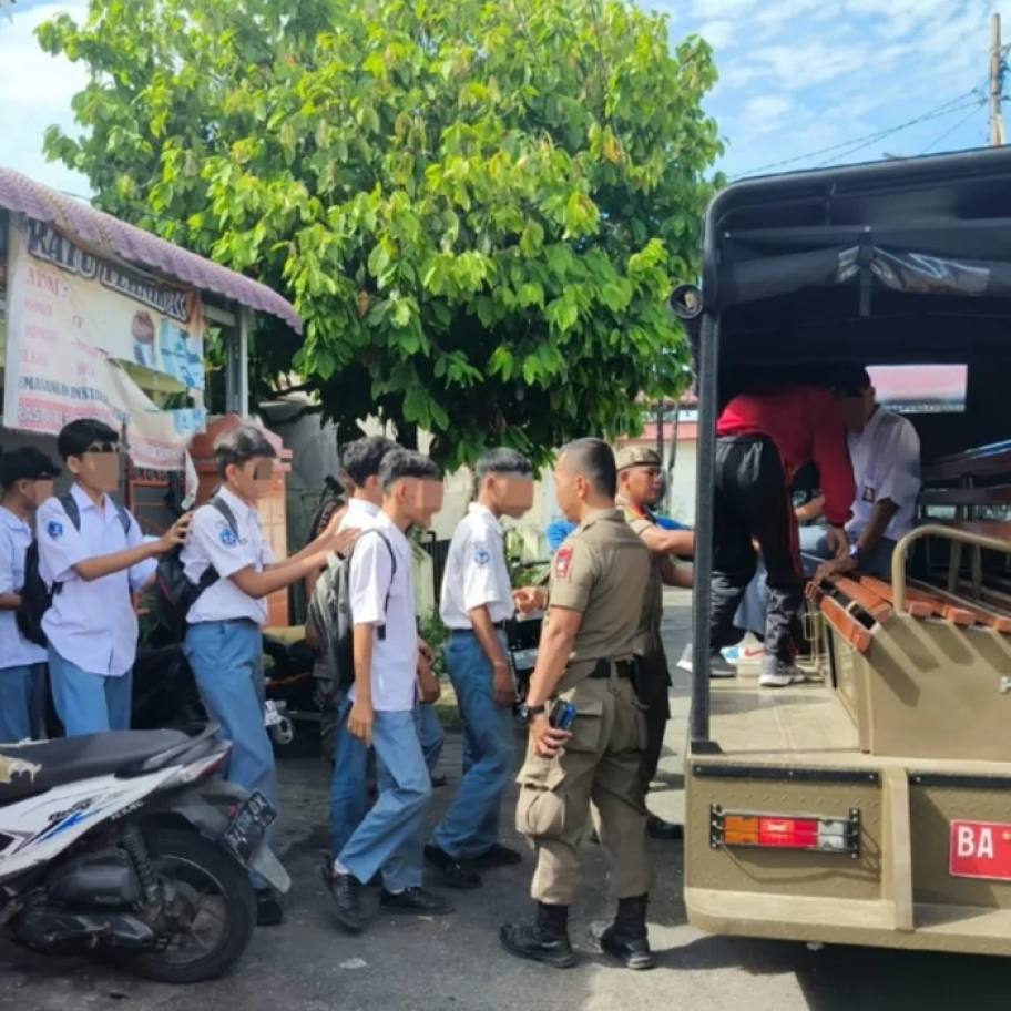 14 Pelajar Terjaring Razia Satpol PP Padang Saat Bolos Sekolah