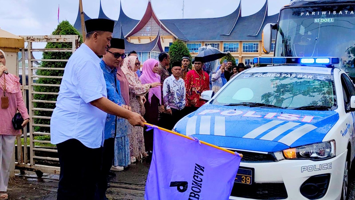 245 Jemaah Haji Pasaman Barat Dilepas Wabup M. Ihpan ke Tanah Suci