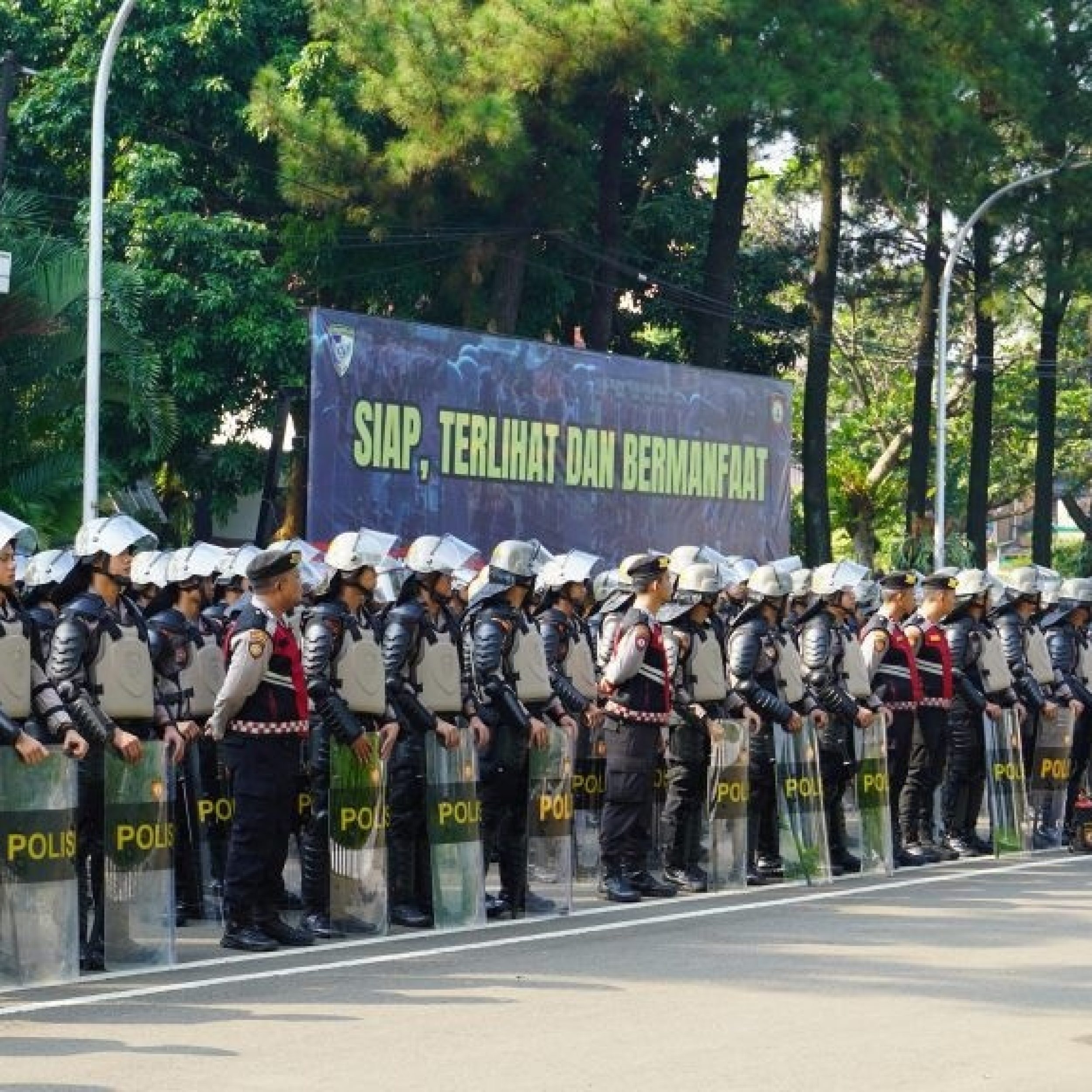 413 Personel Baharkam Polri Disiagakan Amankan May Day 2025