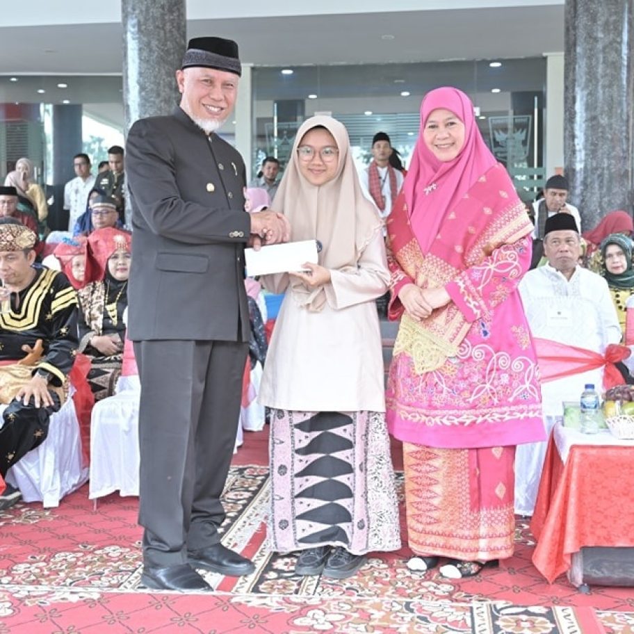 Aksi Mengesankan Siswi SMA 10 Padang Bikin Gubernur Sumbar Terharu