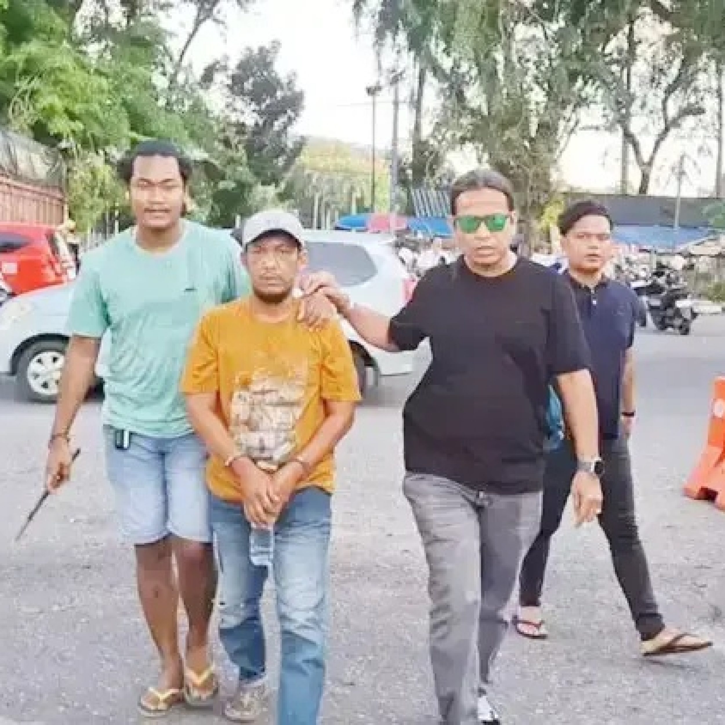 Bentrok Rebutan Lahan Parkir, Juru Parkir Bacok Sepupu hingga Luka Parah