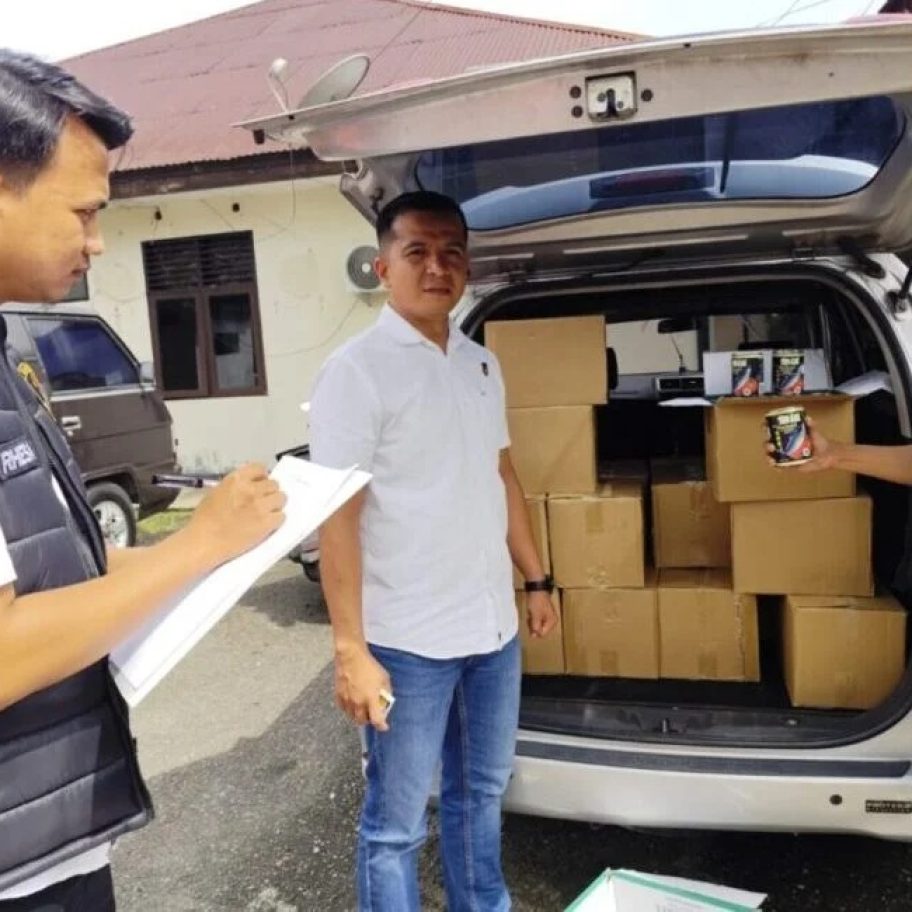 Dua Pria Ditangkap karena Jual Sarden Palsu di Sumbar