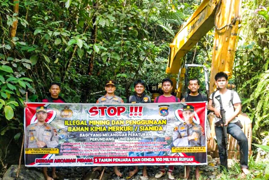 Ekskavator Tambang Emas Ilegal Disita Polisi di Solok Selatan