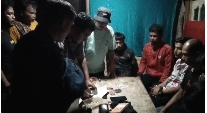 Empat Pria Diamankan Saat Pesta Sabu di Tanah Datar, Polisi Temukan 18 Paket
