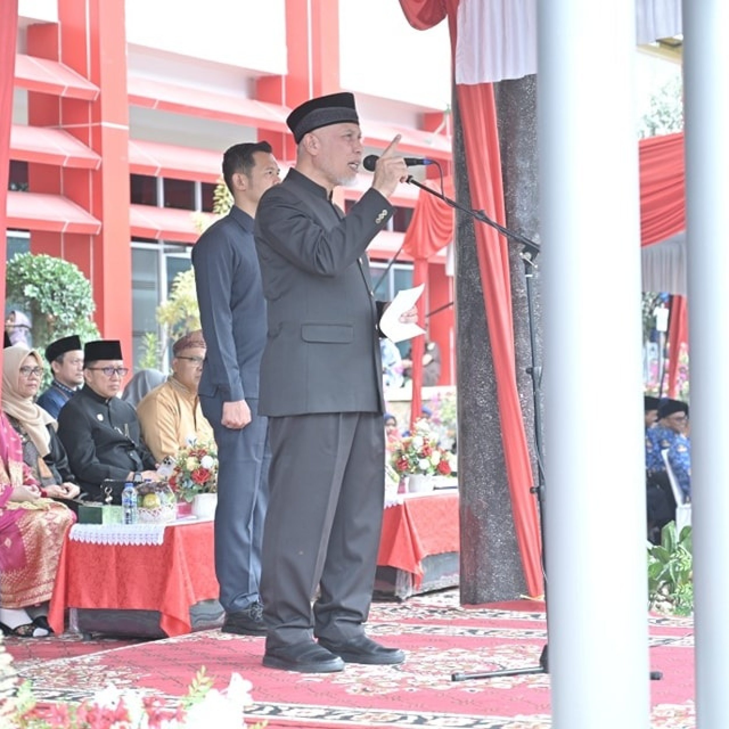 Hardiknas 2025 di Sumbar Semangat Membangun Pendidikan yang Sehat dan Bermakna