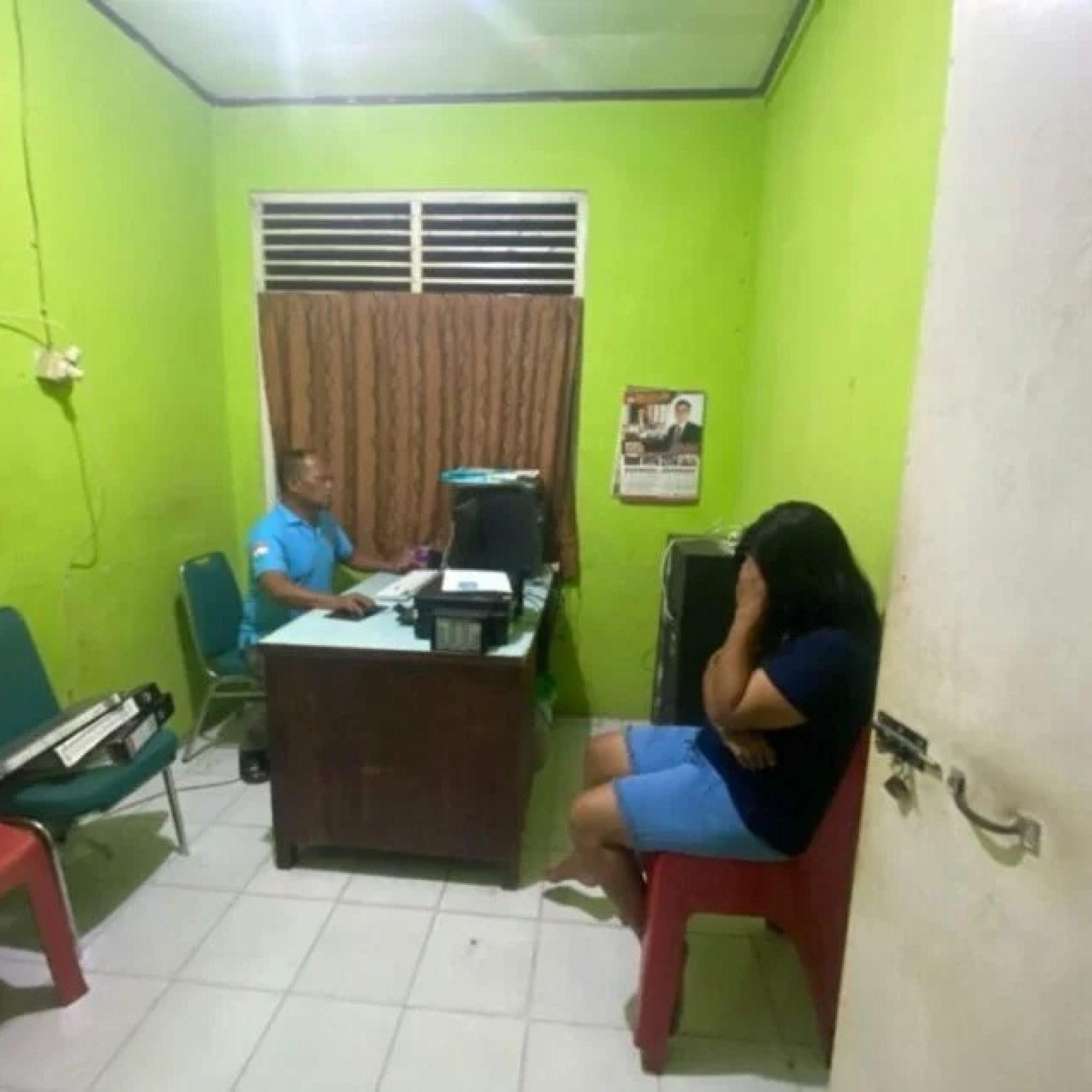 Penggerebekan Kafe Diduga Tempat Prostitusi di Pesisir Selatan, Satu Perempuan Diamankan