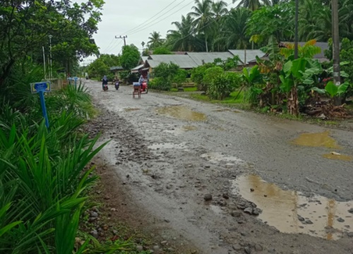 Jalan Rusak Parah di Sikabau Pasaman Barat Hambat Potensi Wisata, Advokat Desak Perbaikan