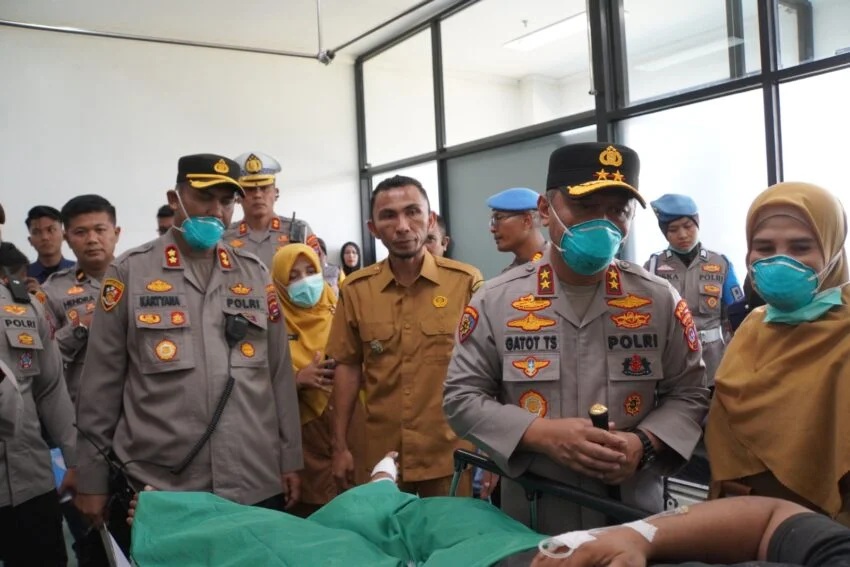 Kapolda Sumbar Tinjau Korban Kecelakaan Bus ALS, Wakil Wali Kota Padang Panjang Turut Dampingi
