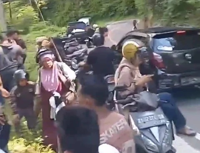 Kecelakaan Motor di Pasaman: Dua Perempuan Terjun ke Jurang Diduga Akibat Rem Blong