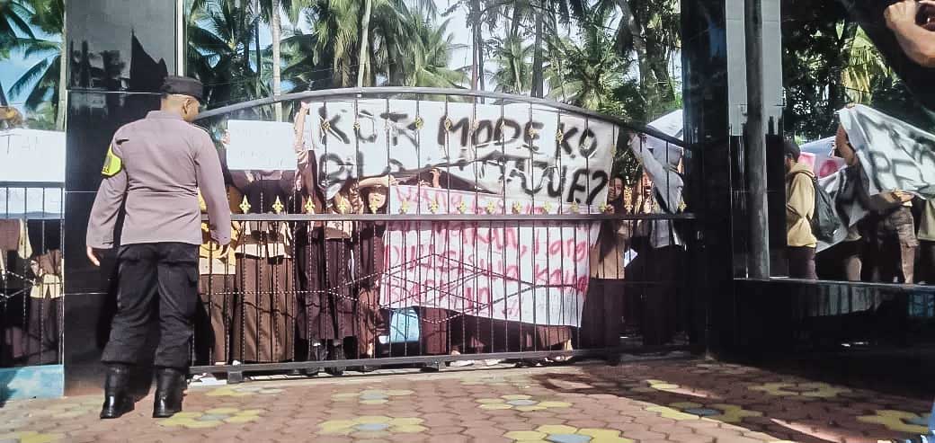 Korban Dikeluarkan, Bukti Dihapus: Dugaan Pelecehan di SMA Sungai Geringging Picu Aksi Siswa