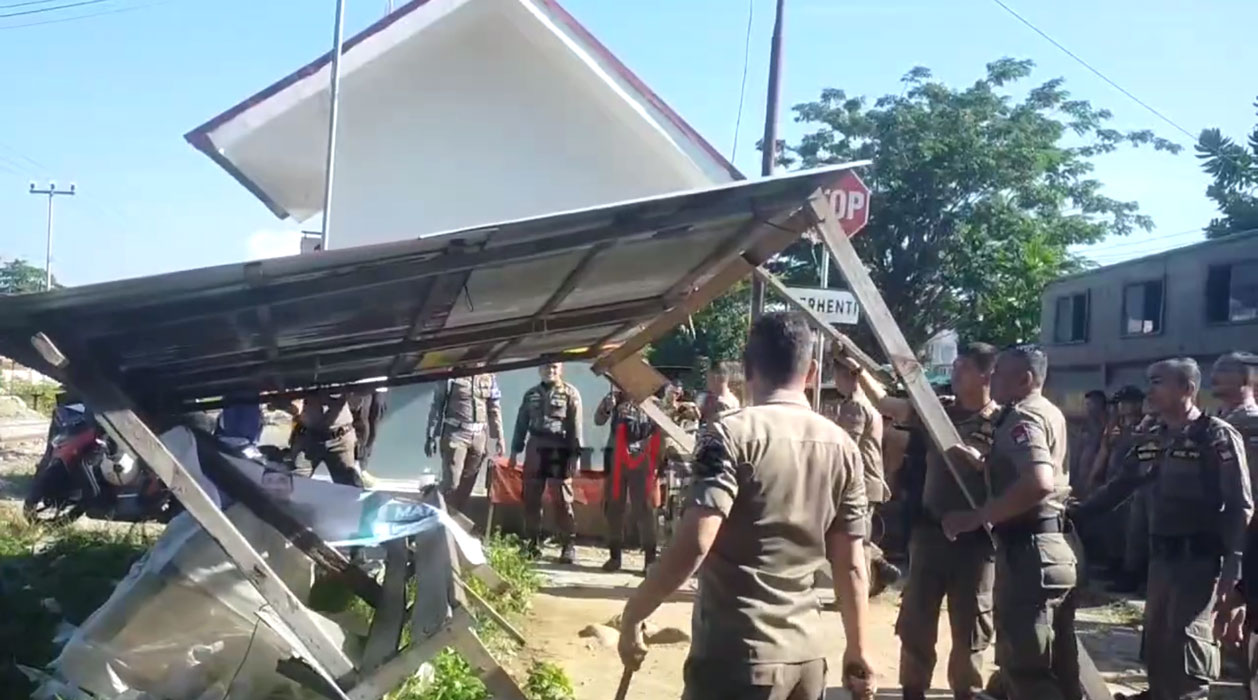 Lapak PKL Ditinggal di Koto Tangah Ditertibkan Satpol PP