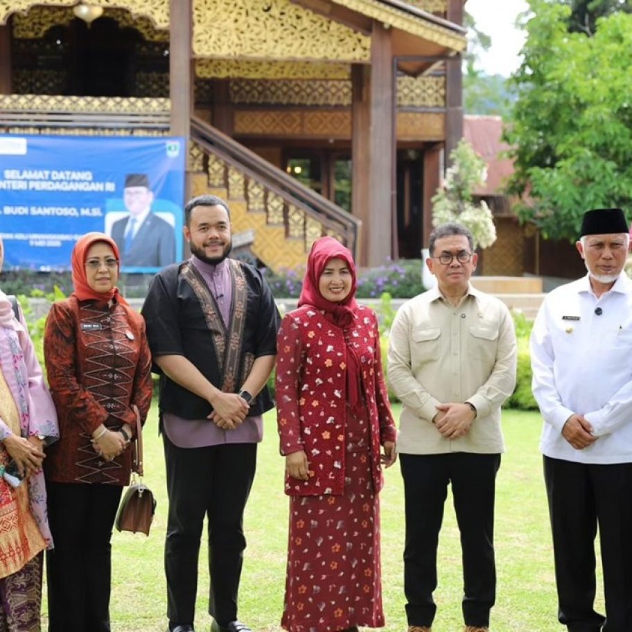 Mendag Tinjau Galeri Minangkabau, Fadly Amran Dampingi Kunjungan ke UMKM Padang