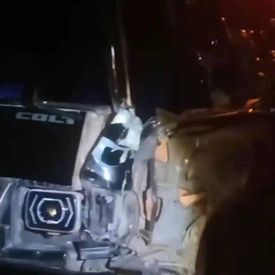 Pikap Hantam Truk Parkir di Padang Pariaman, Satu Orang Kritis