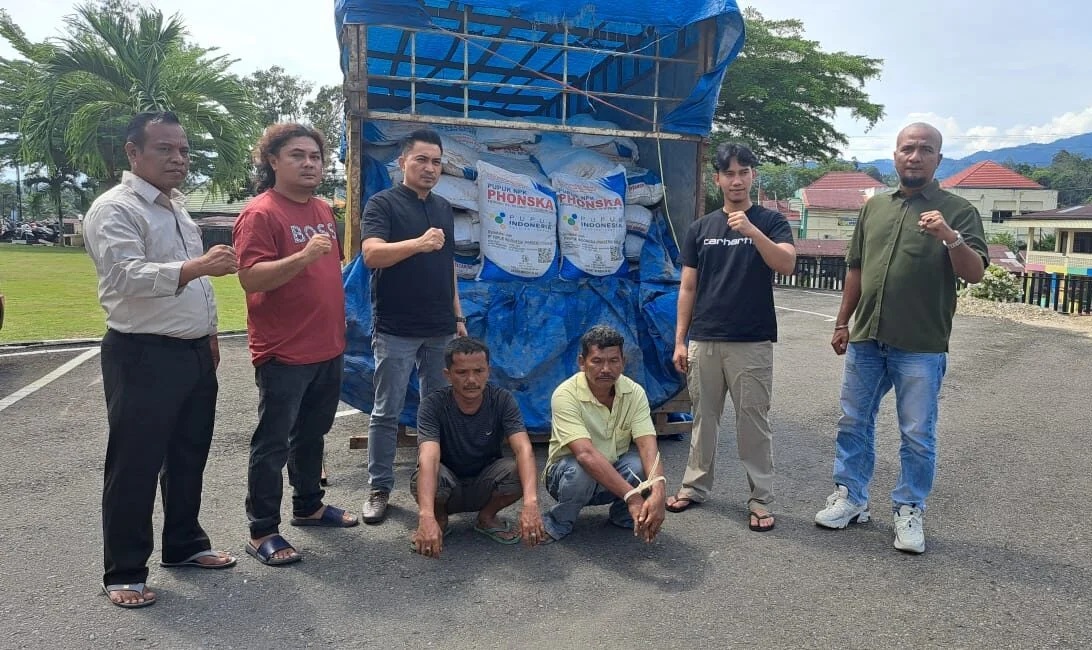 Pupuk Bersubsidi Petani Sijunjung Diamankan Saat Hendak Diselundupkan ke Riau